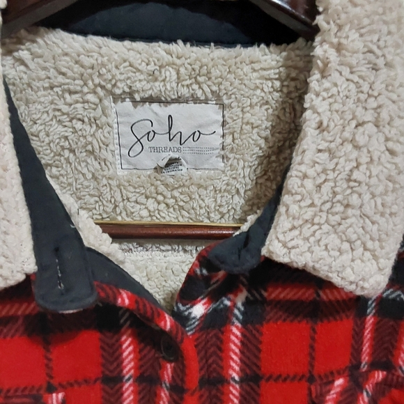 🌺 Unisex Soho Threads Red Plaid Sherpa-Lined Jacket - Picture 2 of 12